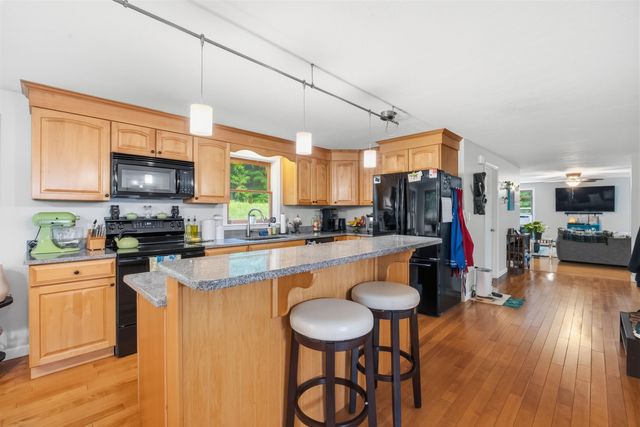 345 Riverdale Road, New Boston, NH 03070