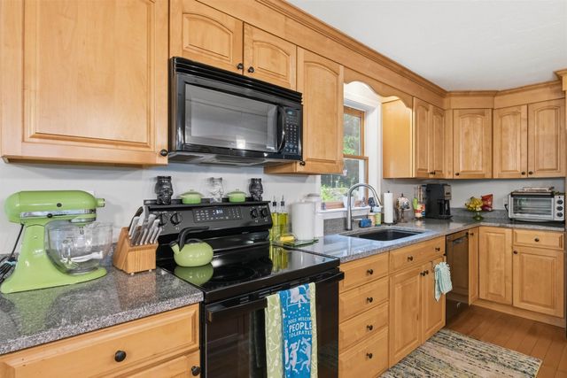 345 Riverdale Road, New Boston, NH 03070