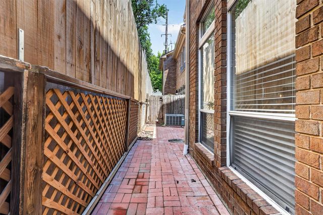 4720 Post Oak Timber Drive 23, Houston, TX 77056