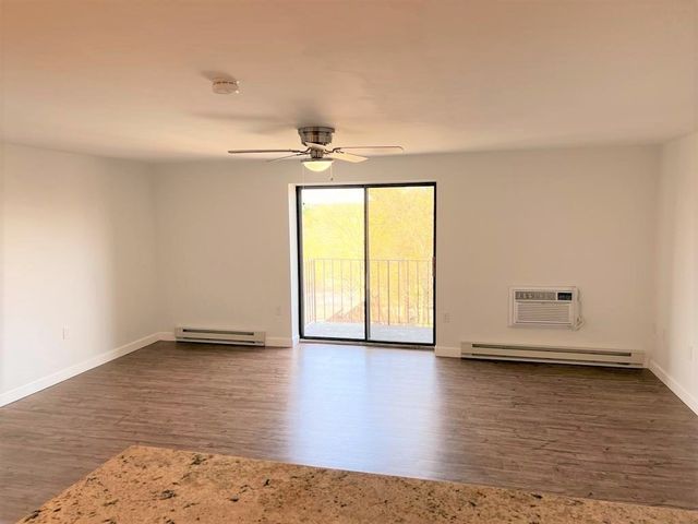 1321 Worcester Rd Unit 607, Framingham, MA 01701