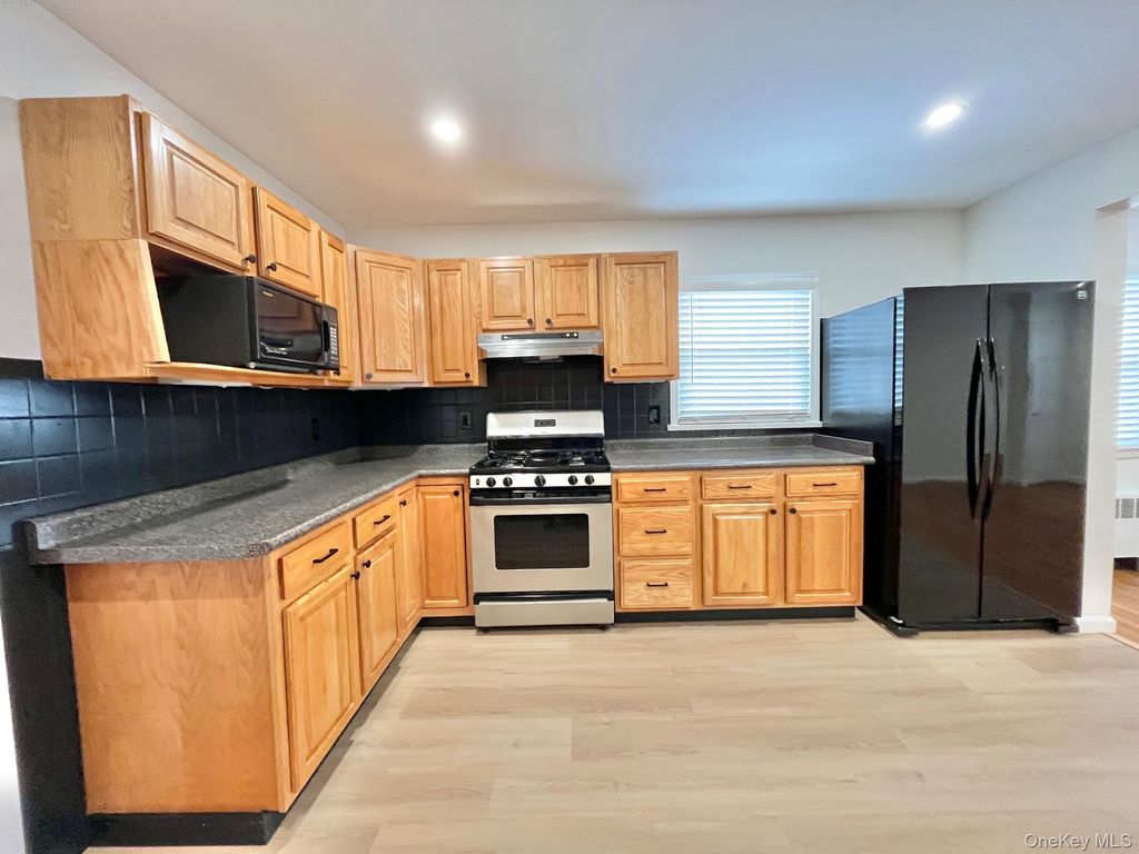 103 Bennett Avenue 1, Yonkers, NY 10701