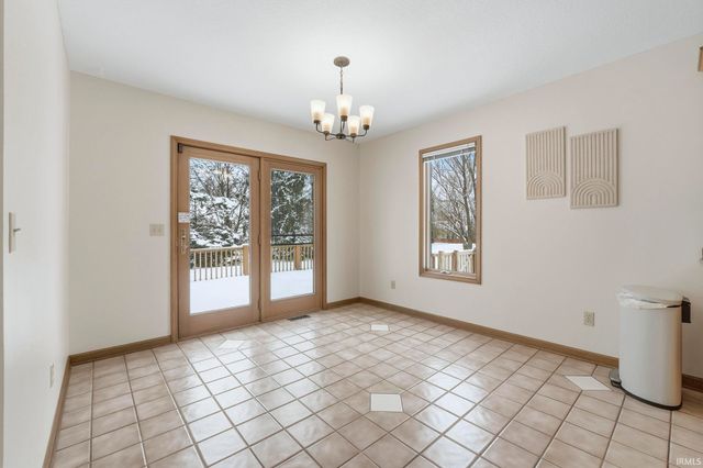 10121 Mesa Glen Court, Fort Wayne, IN 46804