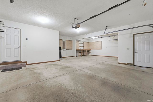 10121 Mesa Glen Court, Fort Wayne, IN 46804