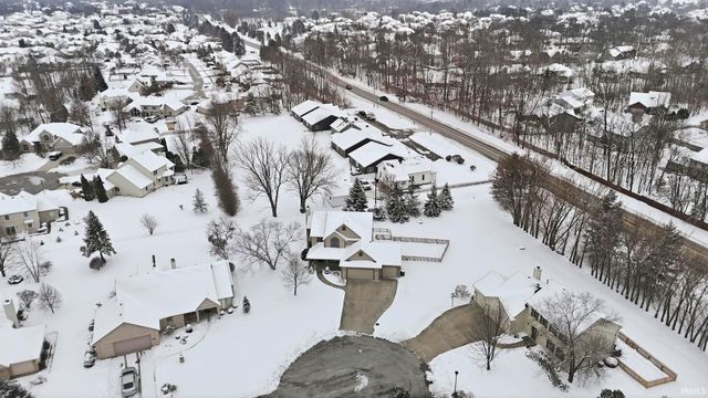 10121 Mesa Glen Court, Fort Wayne, IN 46804