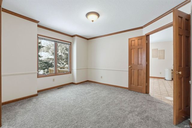 10121 Mesa Glen Court, Fort Wayne, IN 46804