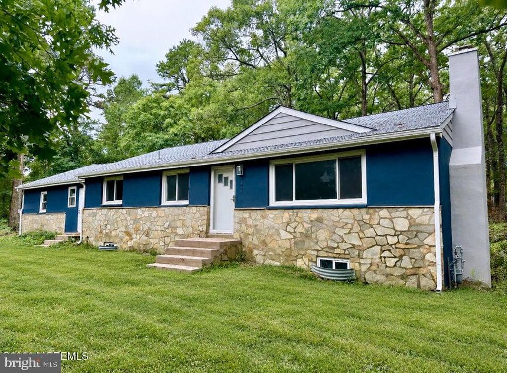 135 S MAIN ST, Barnegat, NJ 08005