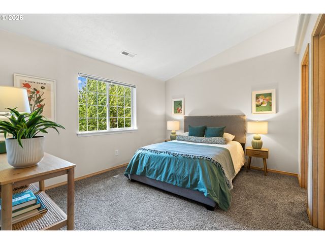 14422 Se OREGON TRAIL Dr, Clackamas, OR 97015