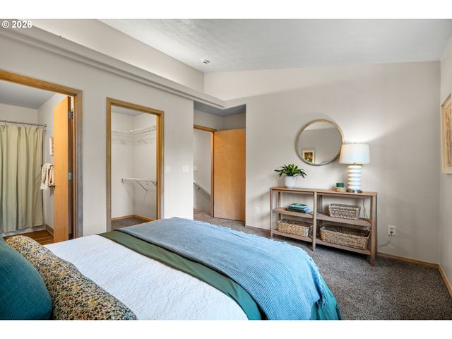 14422 Se OREGON TRAIL Dr, Clackamas, OR 97015