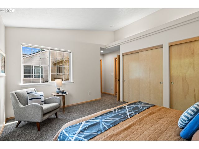 14422 Se OREGON TRAIL Dr, Clackamas, OR 97015