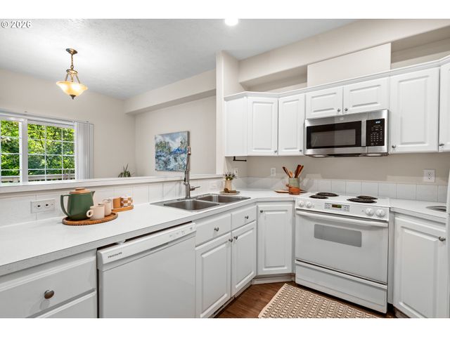 14422 Se OREGON TRAIL Dr, Clackamas, OR 97015