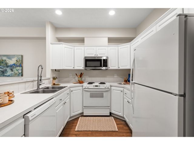 14422 Se OREGON TRAIL Dr, Clackamas, OR 97015