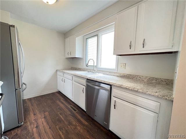 1251 Charlesgate Circle, Amherst, NY 14051