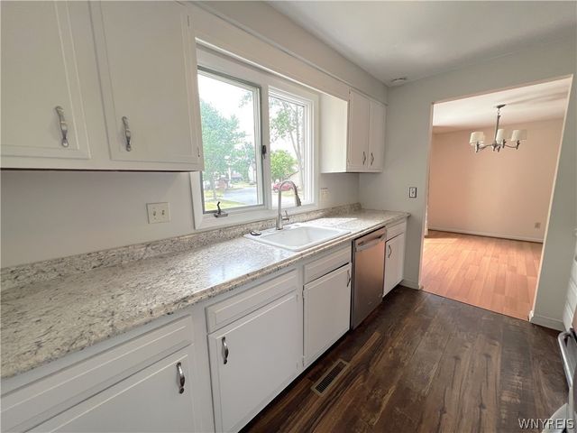 1251 Charlesgate Circle, Amherst, NY 14051