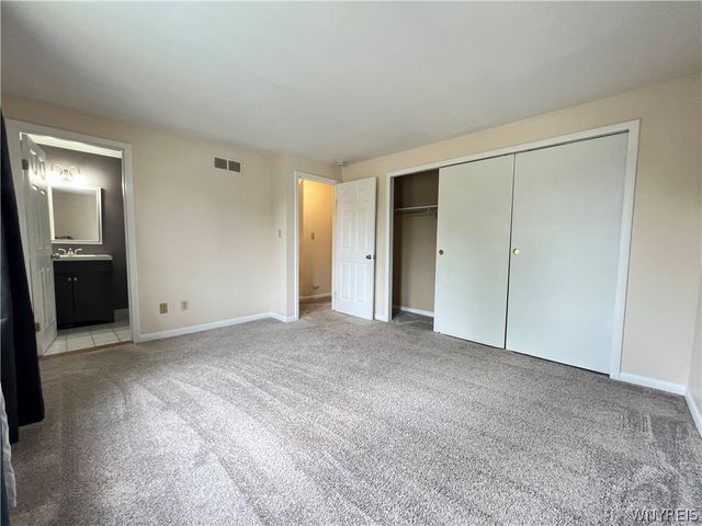 1251 Charlesgate Circle, Amherst, NY 14051