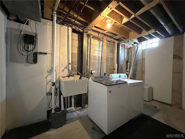 1251 Charlesgate Circle, Amherst, NY 14051