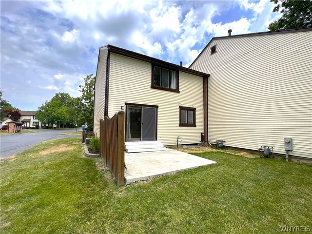 1251 Charlesgate Circle, Amherst, NY 14051