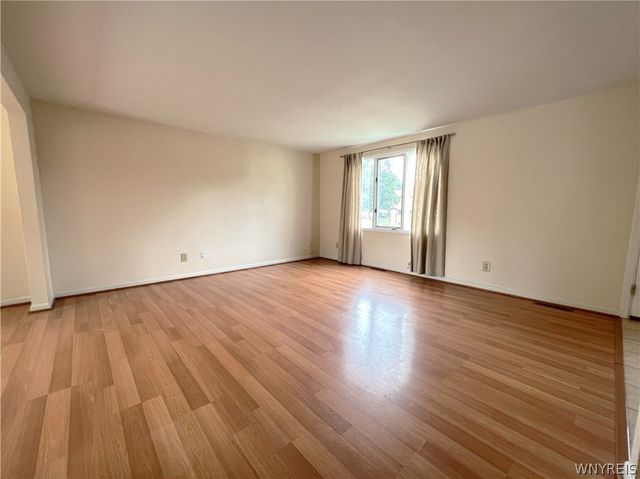 1251 Charlesgate Circle, Amherst, NY 14051