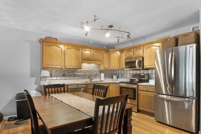 1084 Stonewood Crossing, Sun Prairie, WI 53590