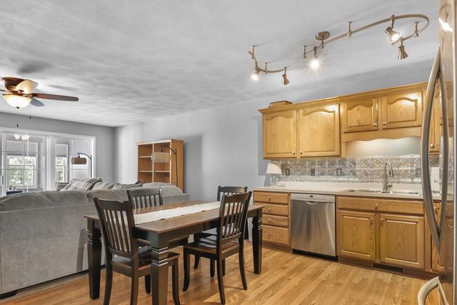 1084 Stonewood Crossing, Sun Prairie, WI 53590