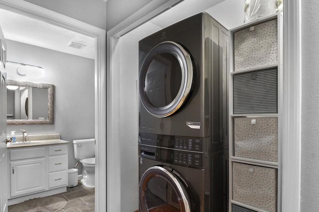 1084 Stonewood Crossing, Sun Prairie, WI 53590