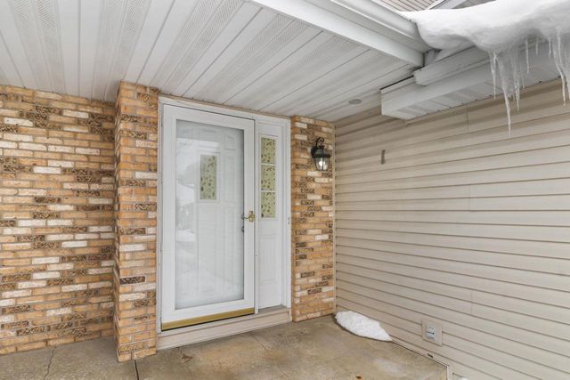 1084 Stonewood Crossing, Sun Prairie, WI 53590