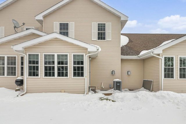 1084 Stonewood Crossing, Sun Prairie, WI 53590