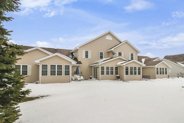 1084 Stonewood Crossing, Sun Prairie, WI 53590