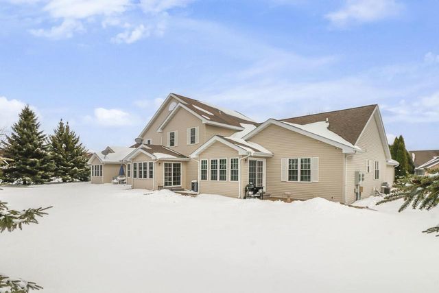1084 Stonewood Crossing, Sun Prairie, WI 53590