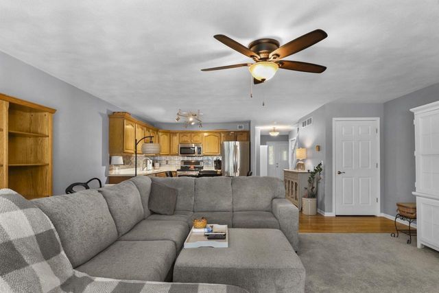 1084 Stonewood Crossing, Sun Prairie, WI 53590