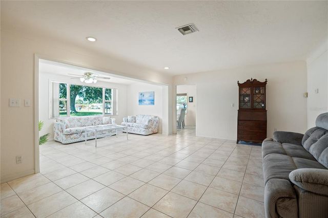 4421 28TH AVENUE N, St Petersburg, FL 33713