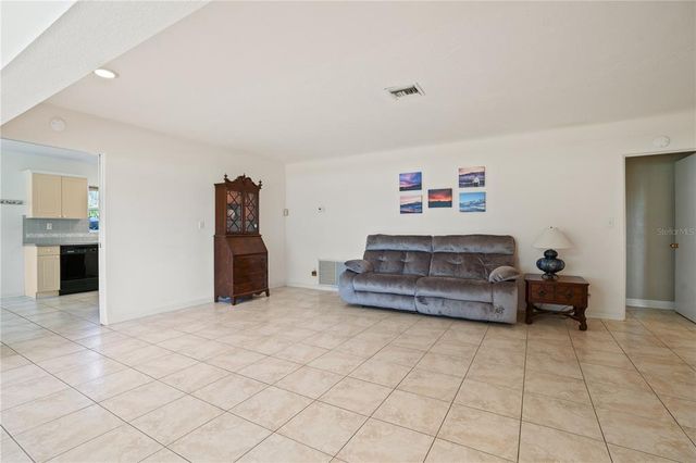 4421 28TH AVENUE N, St Petersburg, FL 33713