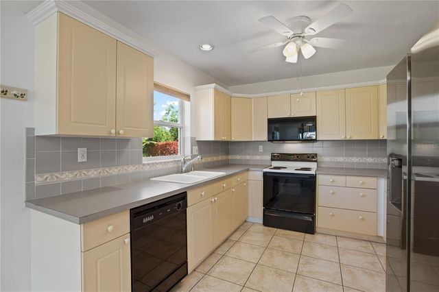 4421 28TH AVENUE N, St Petersburg, FL 33713