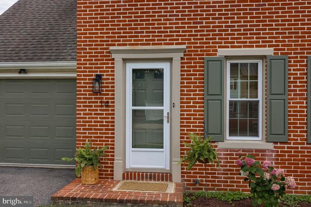 14 HEMLOCK LN, Strasburg, PA 17579
