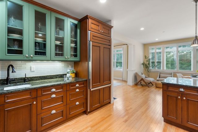 21 S Cottage 78, Belmont, MA 02478