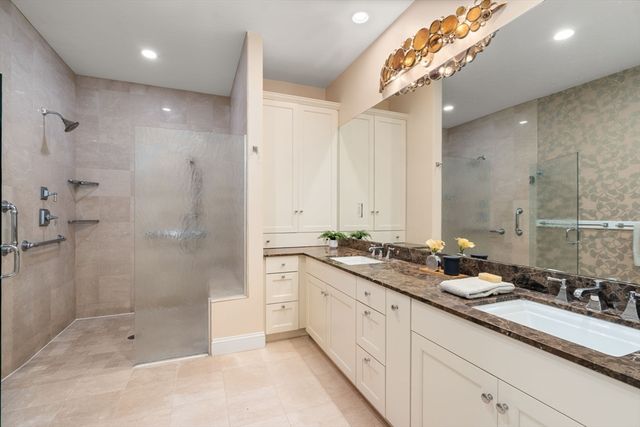 21 S Cottage 78, Belmont, MA 02478