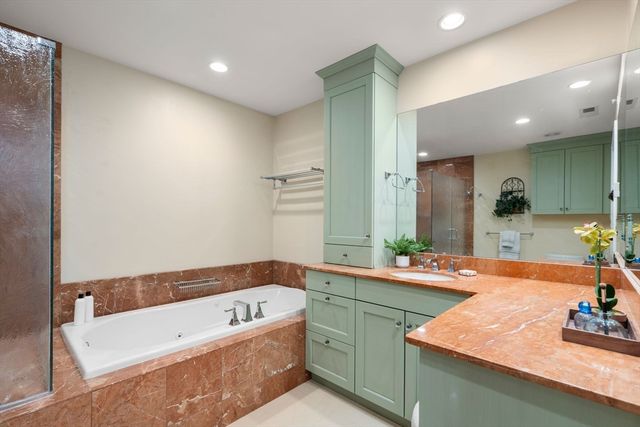 21 S Cottage 78, Belmont, MA 02478
