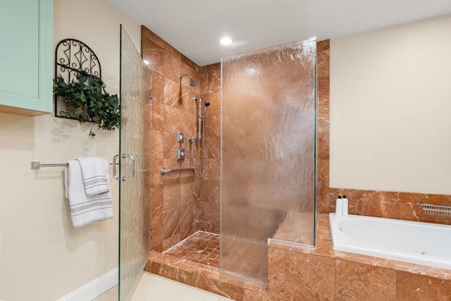 21 S Cottage 78, Belmont, MA 02478