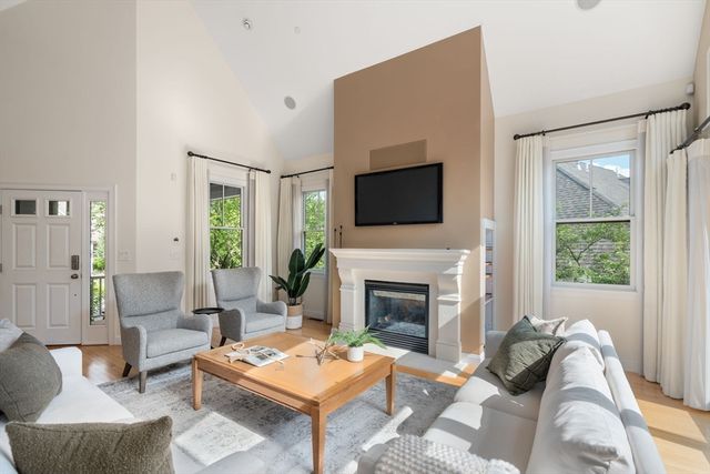 21 S Cottage 78, Belmont, MA 02478