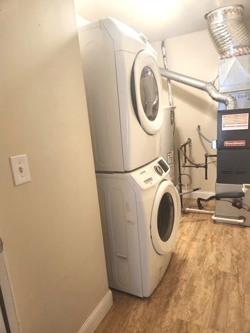 43 Foxcroft Boulevard 135, Naperville, IL 60565