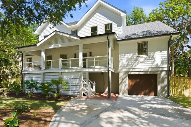 103 Oakview Lane, Isle Of Palms, SC 29451