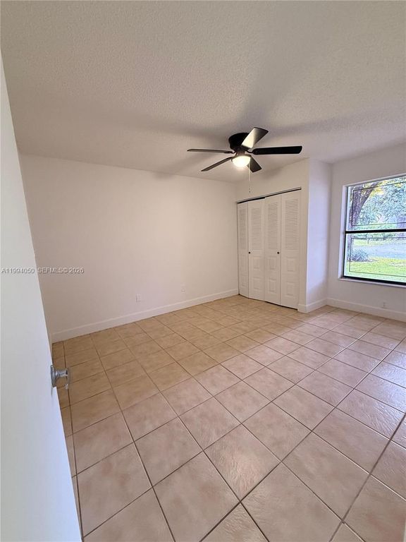 Image 10 of property listing at 14729 SW 53rd Ter, Miami, FL 33185