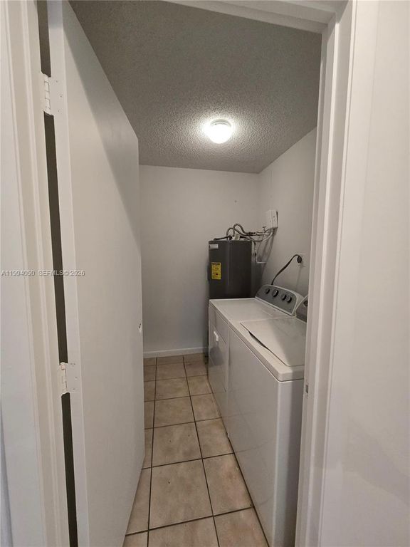 Image 14 of property listing at 14729 SW 53rd Ter, Miami, FL 33185