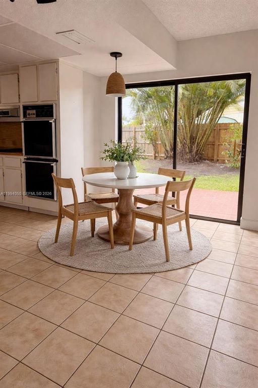 Image 28 of property listing at 14729 SW 53rd Ter, Miami, FL 33185