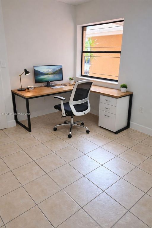 Image 32 of property listing at 14729 SW 53rd Ter, Miami, FL 33185