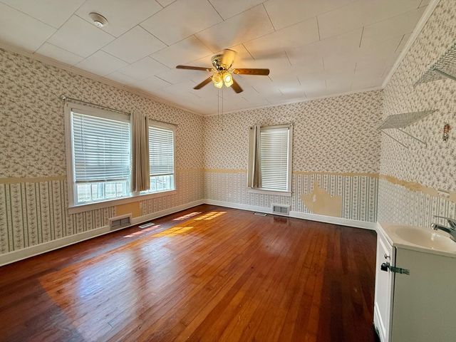 209 W Main Street, Hartford, AL 36344