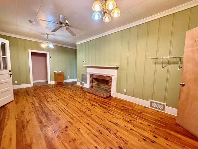 209 W Main Street, Hartford, AL 36344