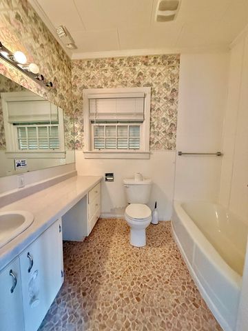 209 W Main Street, Hartford, AL 36344