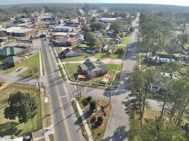 209 W Main Street, Hartford, AL 36344