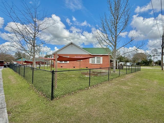 209 W Main Street, Hartford, AL 36344