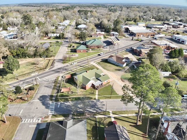 209 W Main Street, Hartford, AL 36344